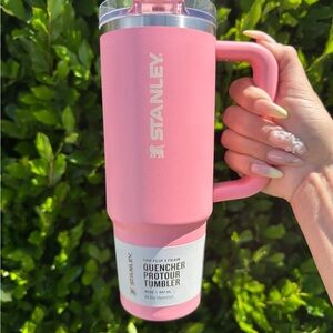 Stanley Flip Straw Pink ProTour Quencher Tumbler with Handle 30oz